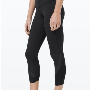 Wunder Under High-Rise Crop 23"